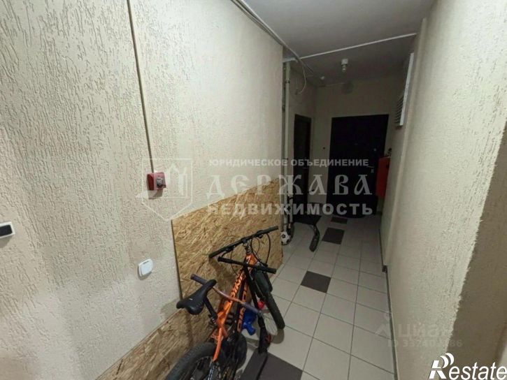 3-комн квартира пр-кт Шахтеров, 58а,  д. 58а
