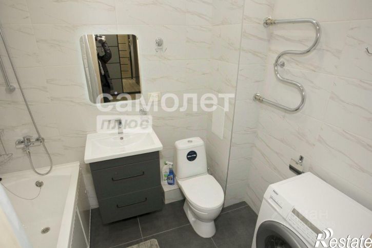 2-комн квартира б-р Строителей, 60 4,  д. 60 4,  к. 4