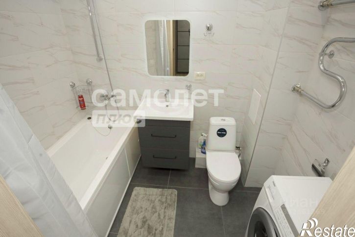 2-комн квартира б-р Строителей, 60 4,  д. 60 4,  к. 4
