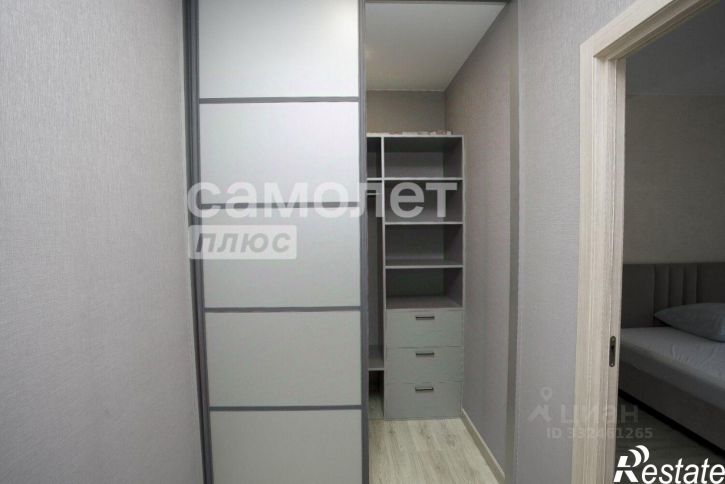 2-комн квартира б-р Строителей, 60 4,  д. 60 4,  к. 4