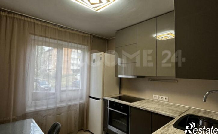 3-комн квартира ул 1-я Линия, 8,  д. 8