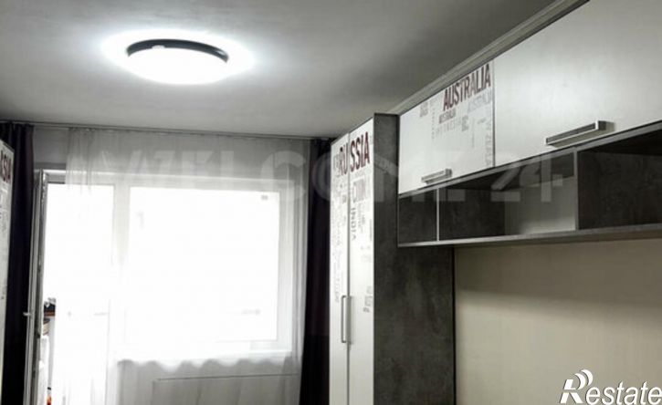 3-комн квартира ул 1-я Линия, 8,  д. 8