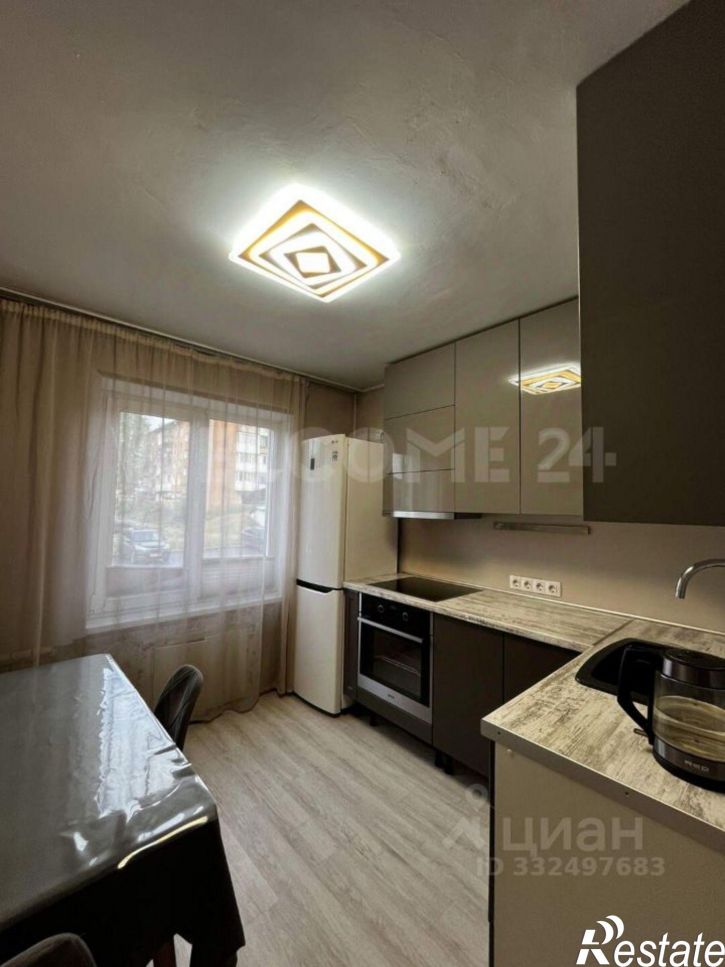 3-комн квартира ул 1-я Линия, 8,  д. 8