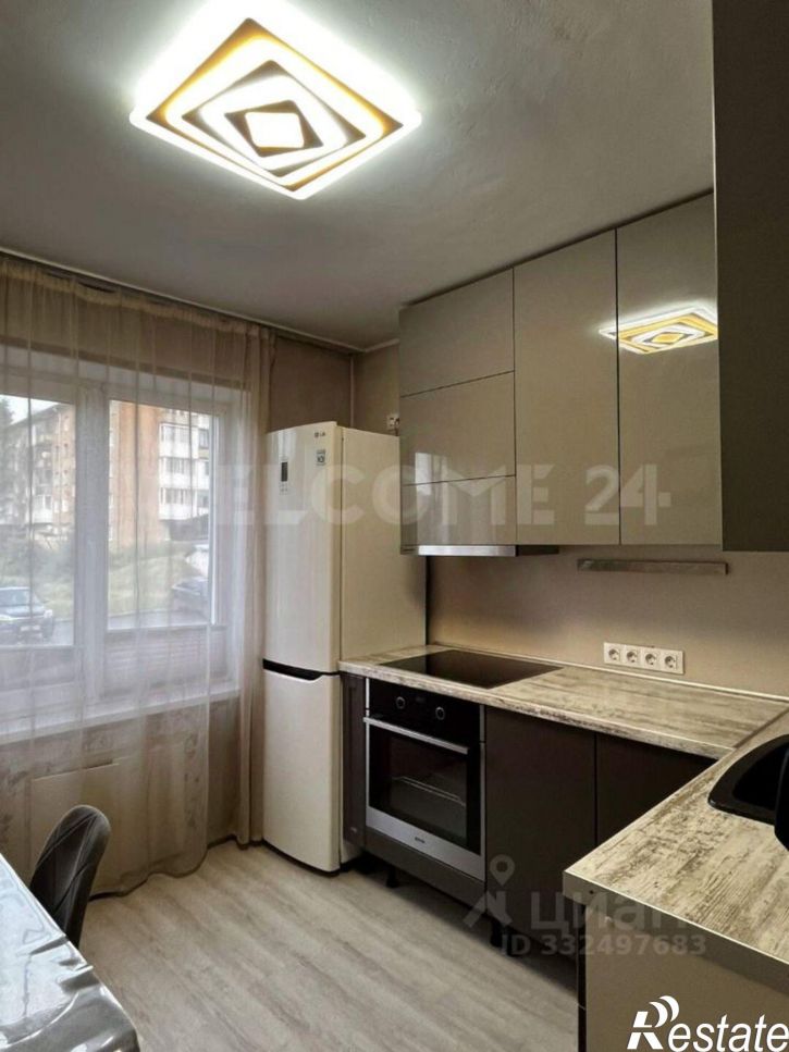 3-комн квартира ул 1-я Линия, 8,  д. 8