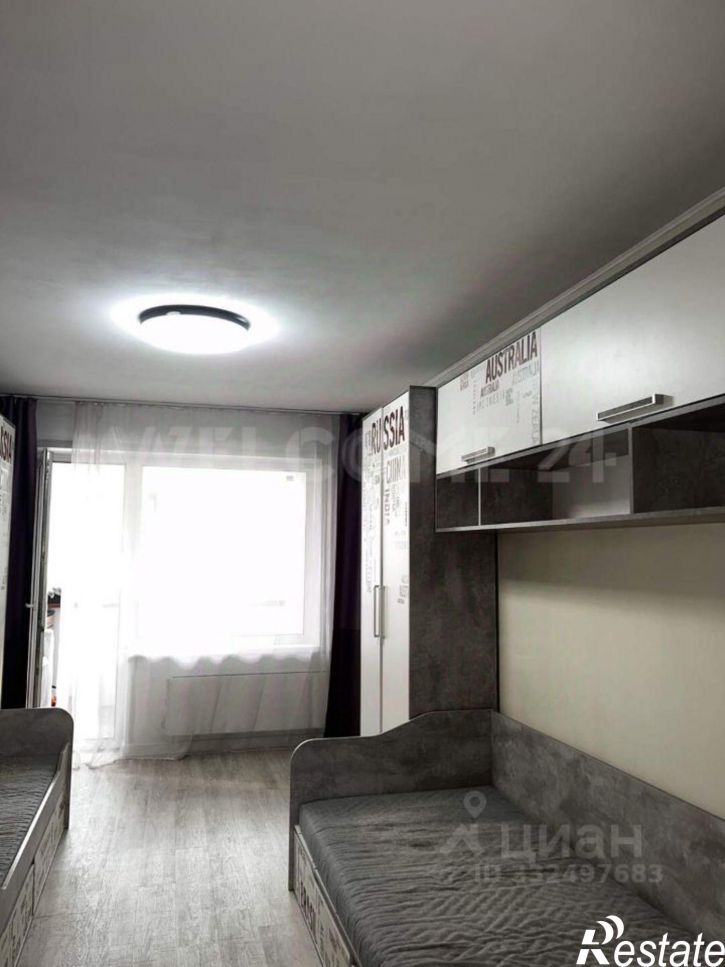 3-комн квартира ул 1-я Линия, 8,  д. 8