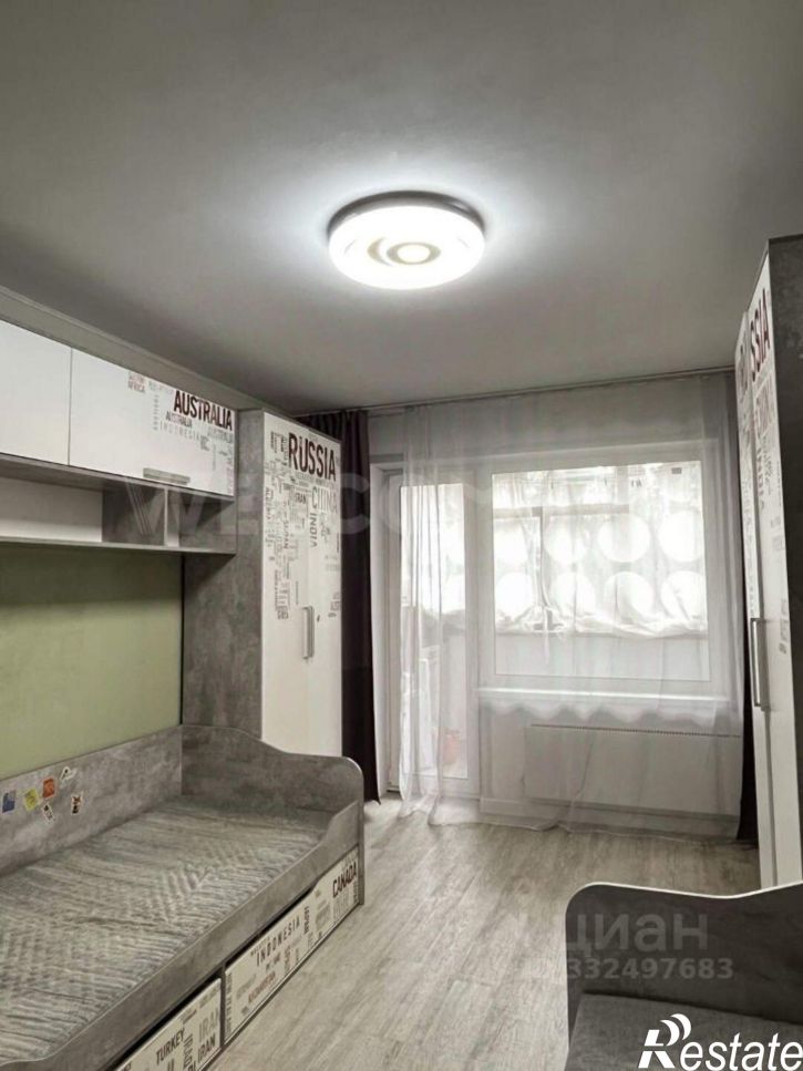 3-комн квартира ул 1-я Линия, 8,  д. 8