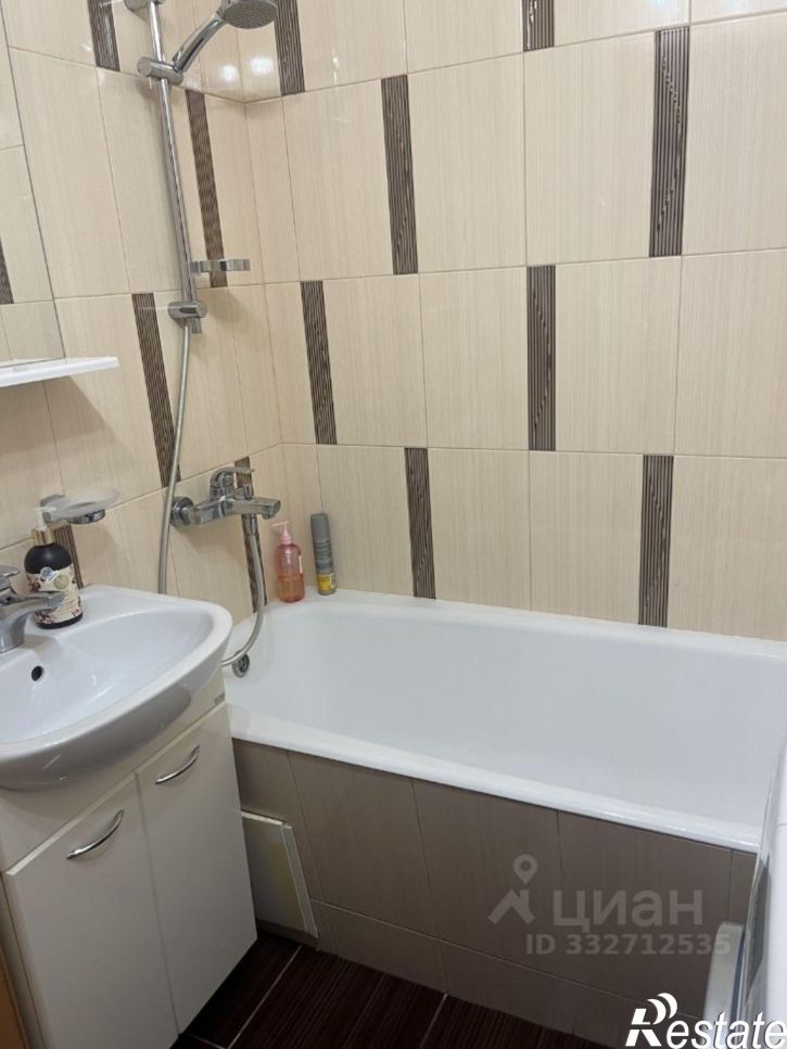 3-комн квартира Молодежный пр-кт, 3,  д. 3