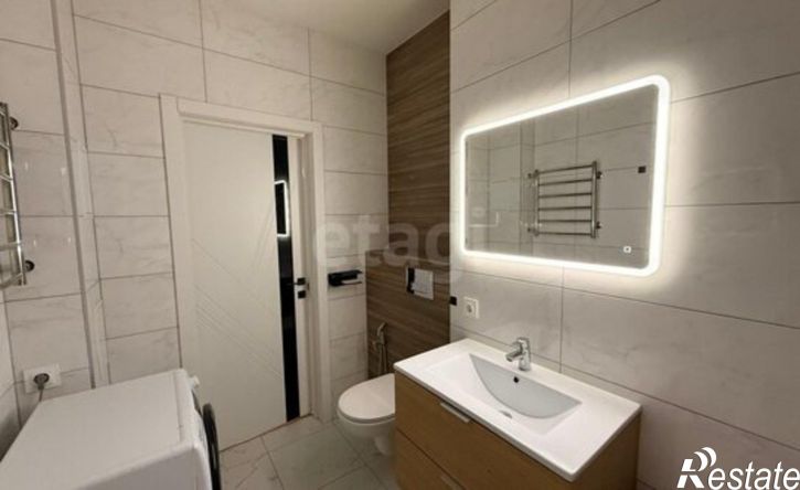 2-комн квартира б-р Строителей, 60 3,  д. 60 3,  к. 3