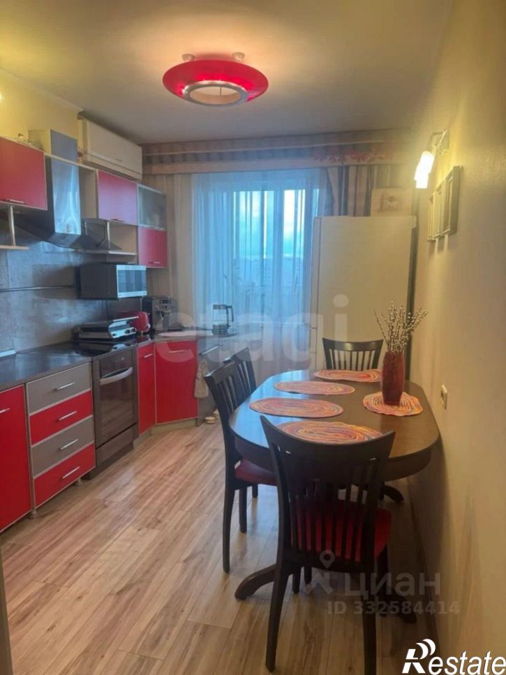 3-комн квартира ул Авроры, 14,  д. 14