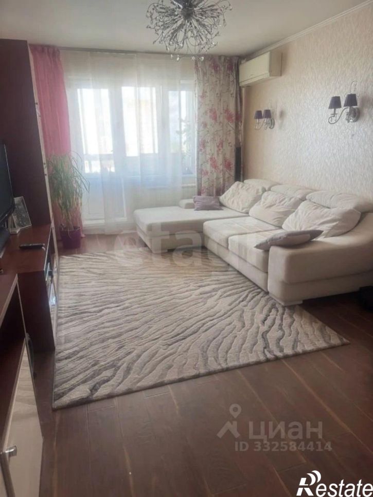 3-комн квартира ул Авроры, 14,  д. 14