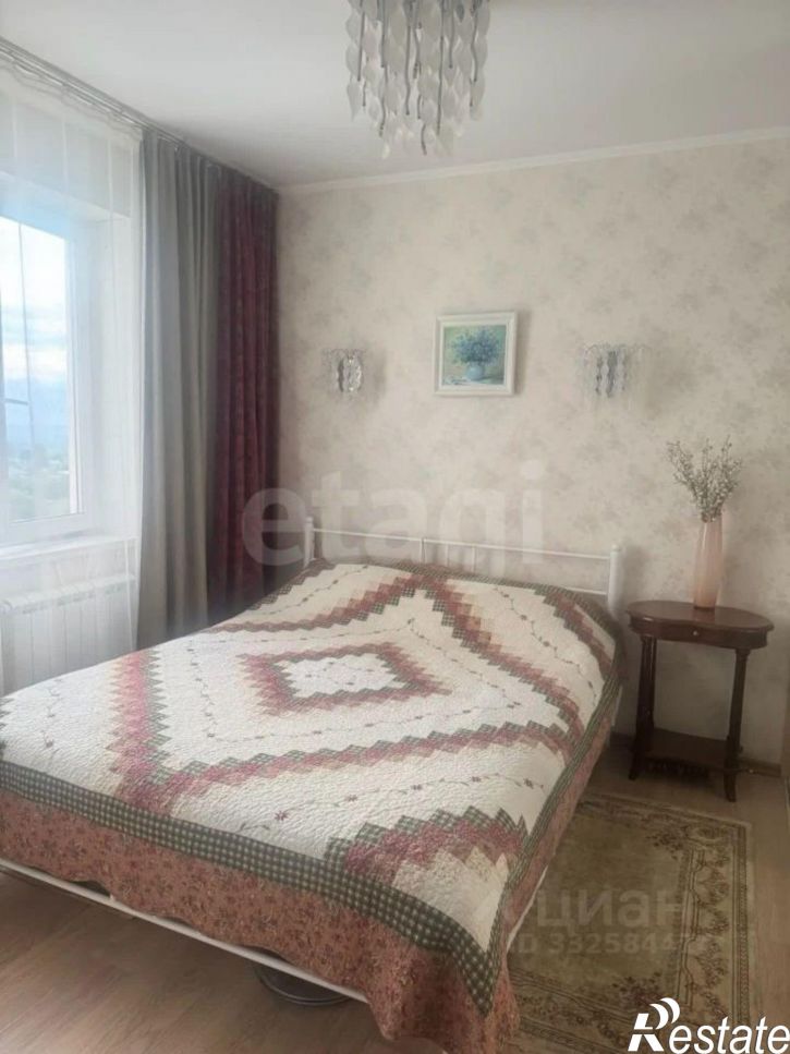 3-комн квартира ул Авроры, 14,  д. 14