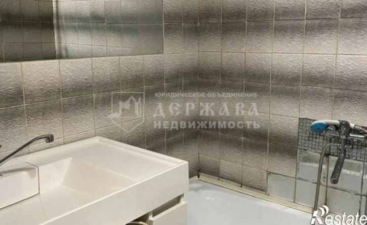 2-комн квартира б-р Строителей, 27В,  д. 27В