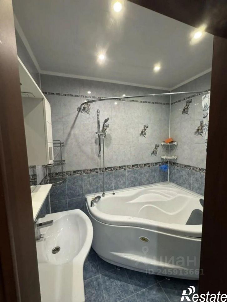 2-комн квартира пр-кт Шахтеров, 72А,  д. 72А