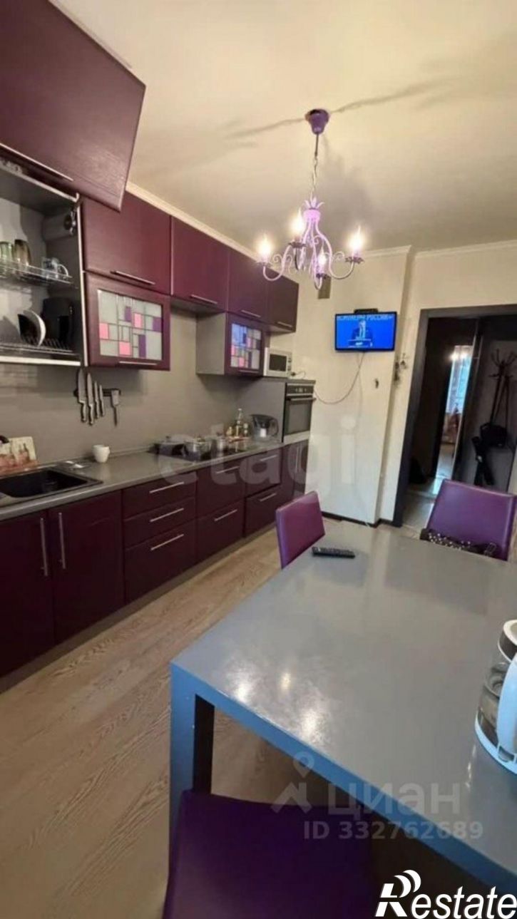 2-комн квартира пр-кт Шахтеров, 82а,  д. 82а