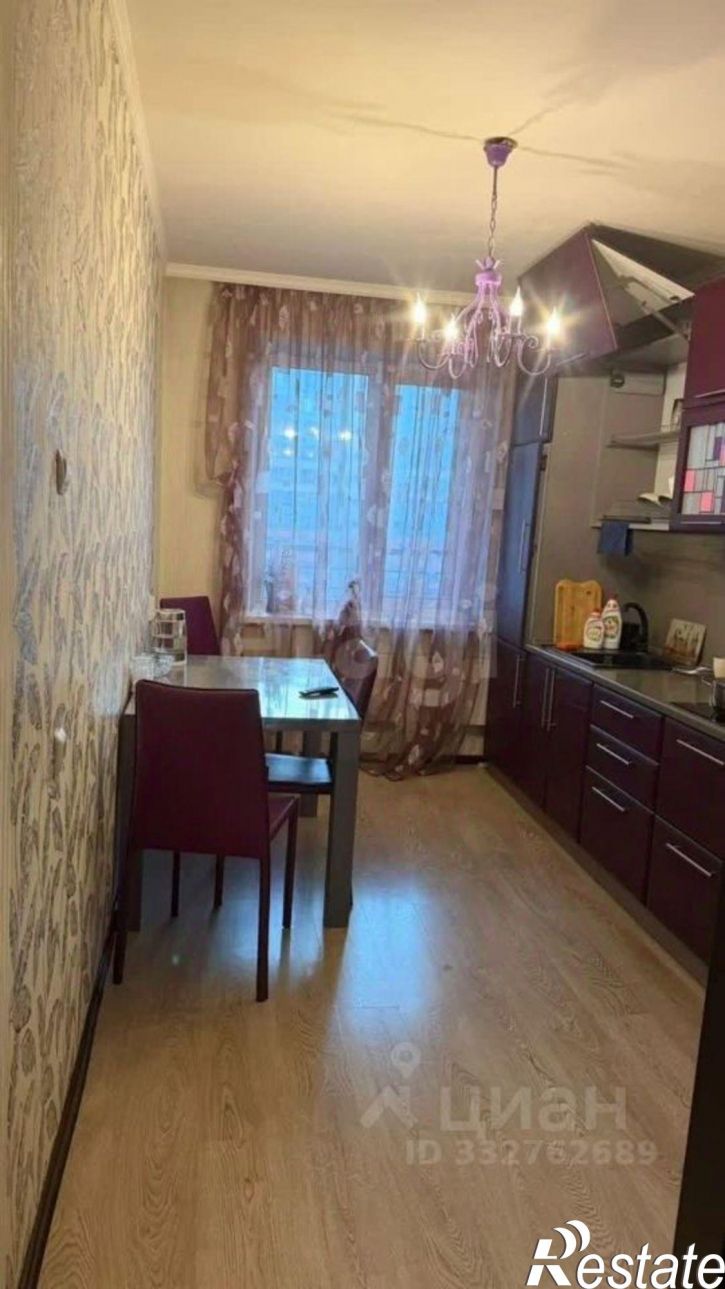 2-комн квартира пр-кт Шахтеров, 82а,  д. 82а