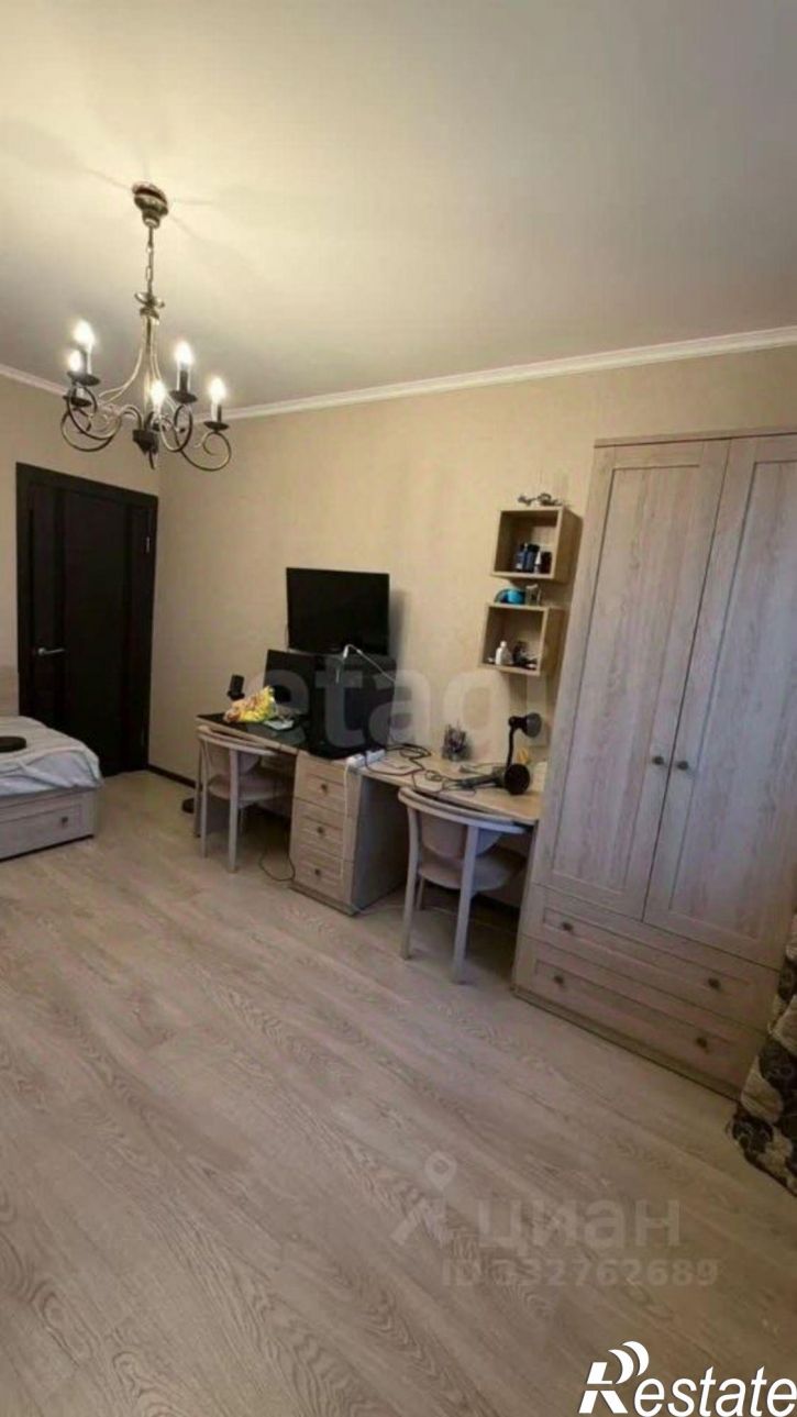 2-комн квартира пр-кт Шахтеров, 82а,  д. 82а