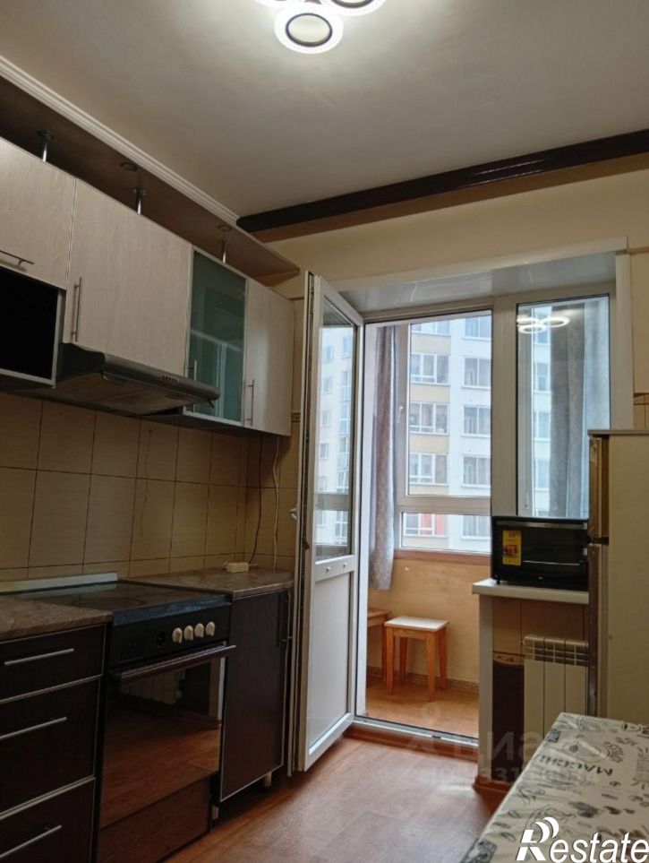 2-комн квартира пр-кт Шахтеров, 72,  д. 72