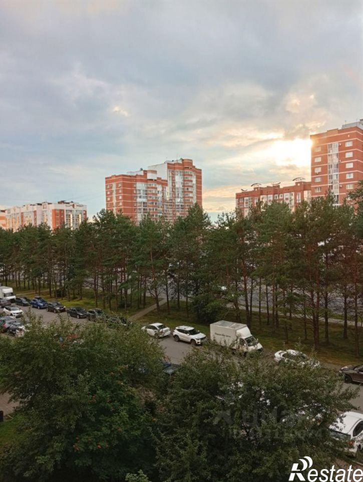 2-комн квартира пр-кт Шахтеров, 72,  д. 72