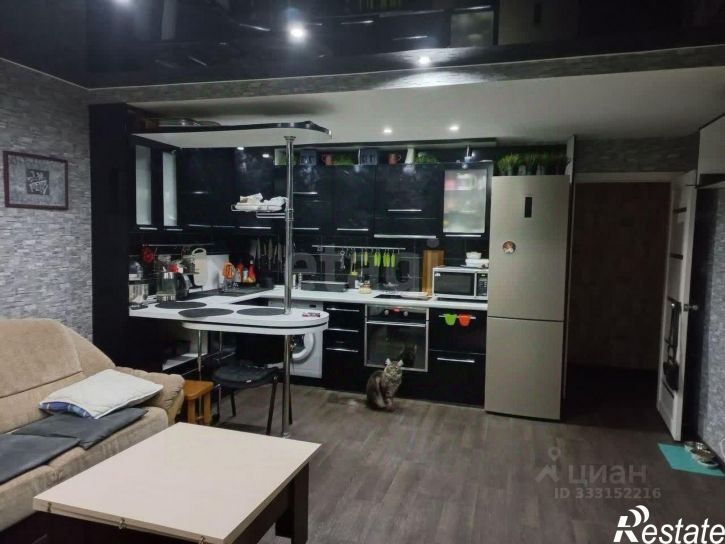 3-комн квартира ул Авроры, 10,  д. 10