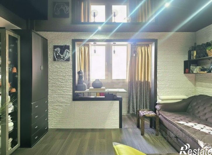 3-комн квартира ул Авроры, 10,  д. 10