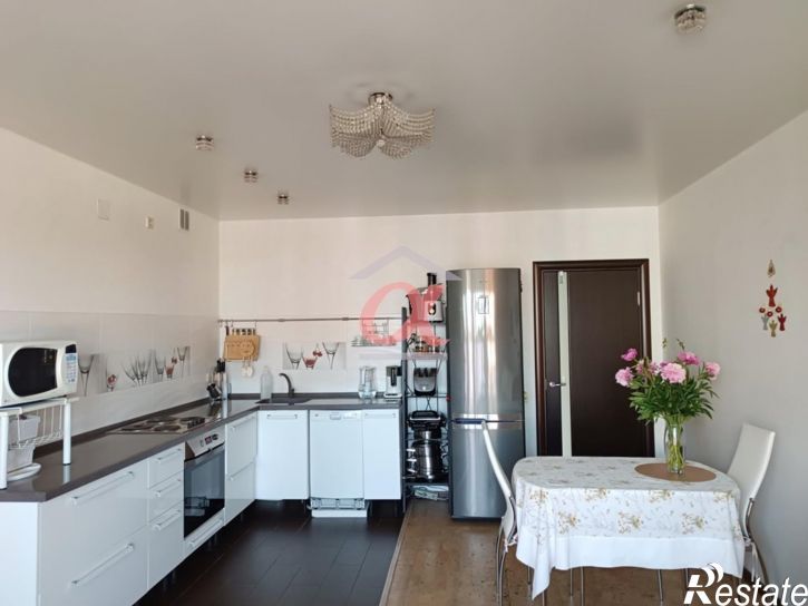 3-комн квартира Веры Волошиной улица, 41Б
