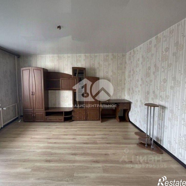 3-комн квартира ул Авроры, 10,  д. 10