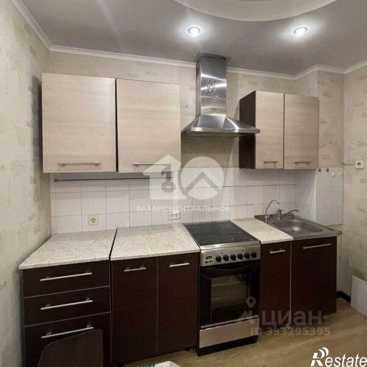 3-комн квартира ул Авроры, 10,  д. 10
