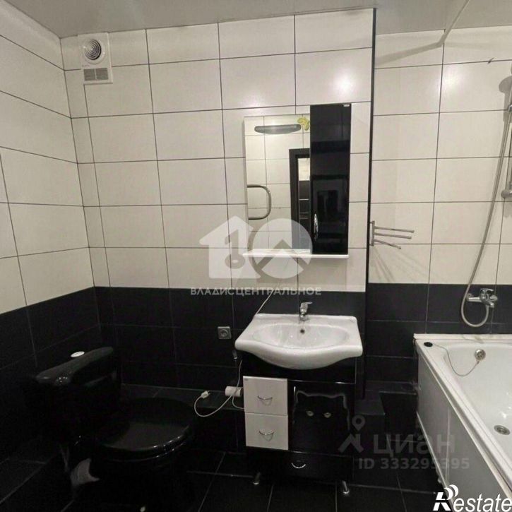 3-комн квартира ул Авроры, 10,  д. 10
