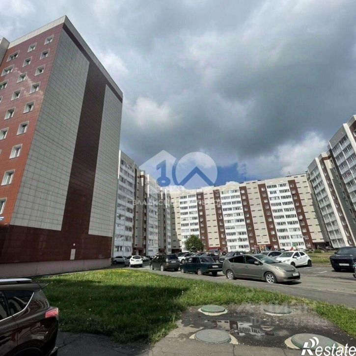 3-комн квартира ул Авроры, 10,  д. 10
