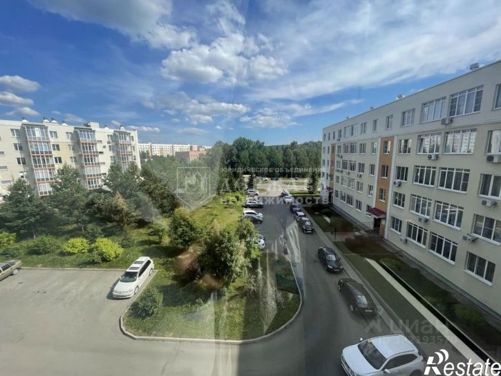 2-комн квартира Осенний б-р, 8,  д. 8
