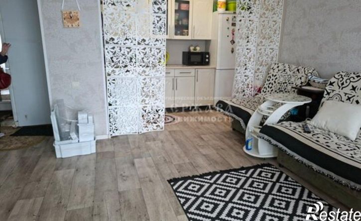 1-комн квартира пр-кт Шахтеров, 61а,  д. 61а