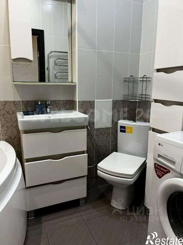 3-комн квартира Осенний б-р, 5а,  д. 5а