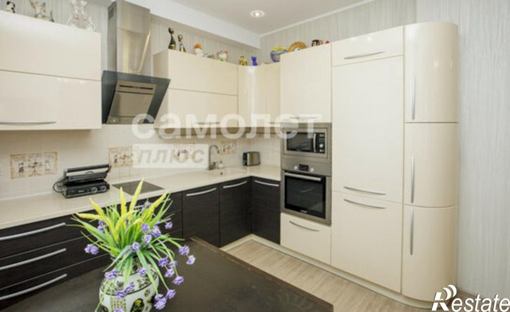 3-комн квартира пр-кт Шахтеров, 70а,  д. 70а