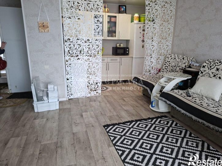 1-комн квартира пр-кт Шахтеров, 61а,  д. 61а