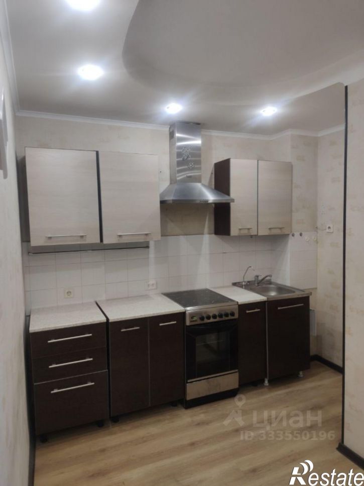 3-комн квартира ул Авроры, 10,  д. 10