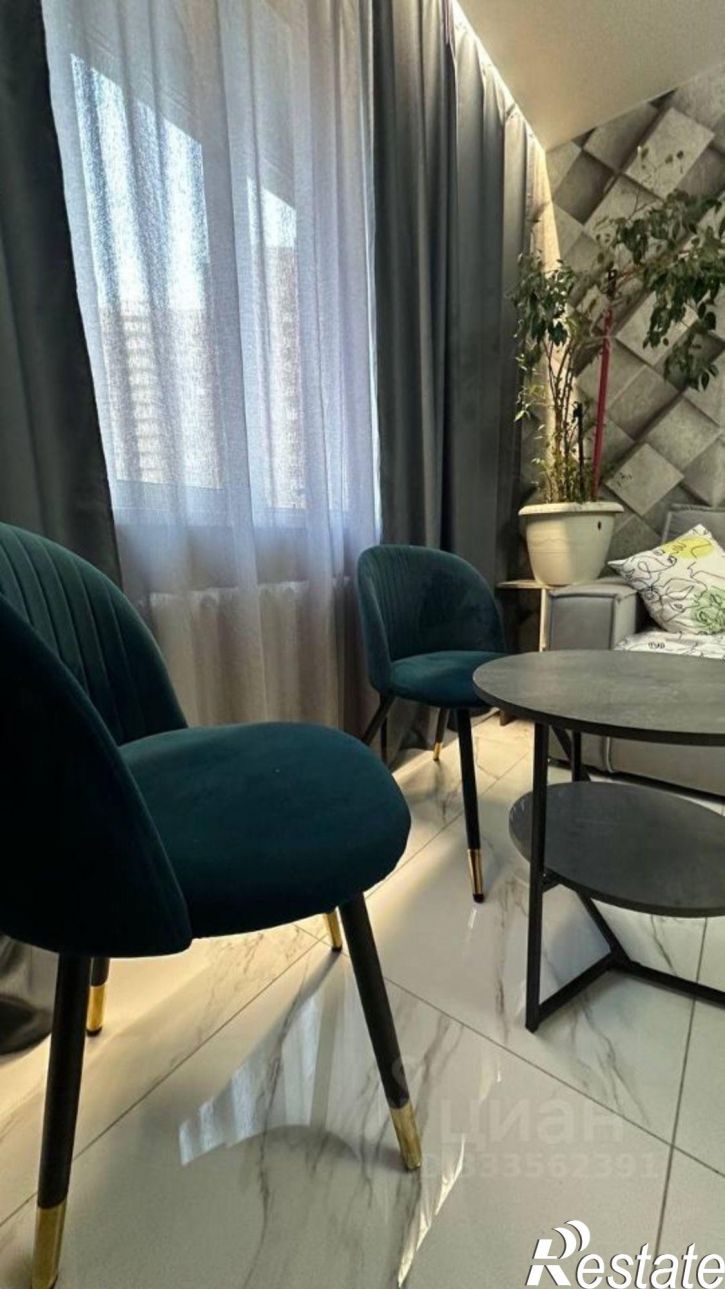 3-комн квартира пр-кт Шахтеров, 68А,  д. 68А