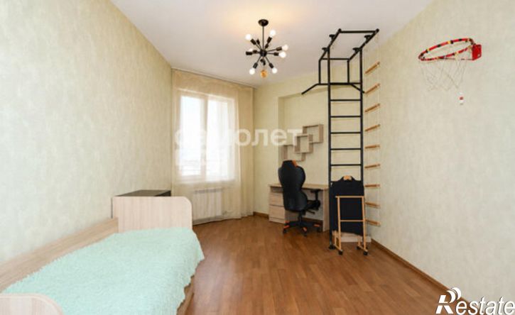 3-комн квартира пр-кт Шахтеров, 70а,  д. 70а