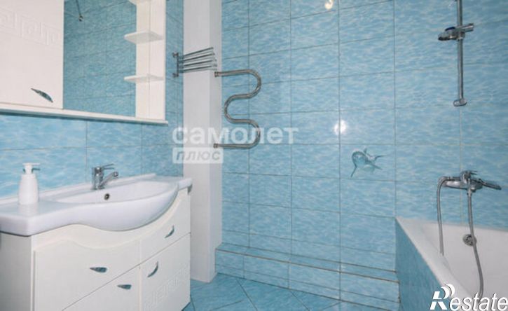 3-комн квартира пр-кт Шахтеров, 70а,  д. 70а