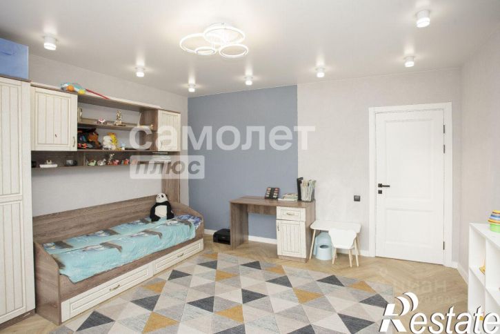 3-комн квартира Молодёжный проспект, 15,  д. 15