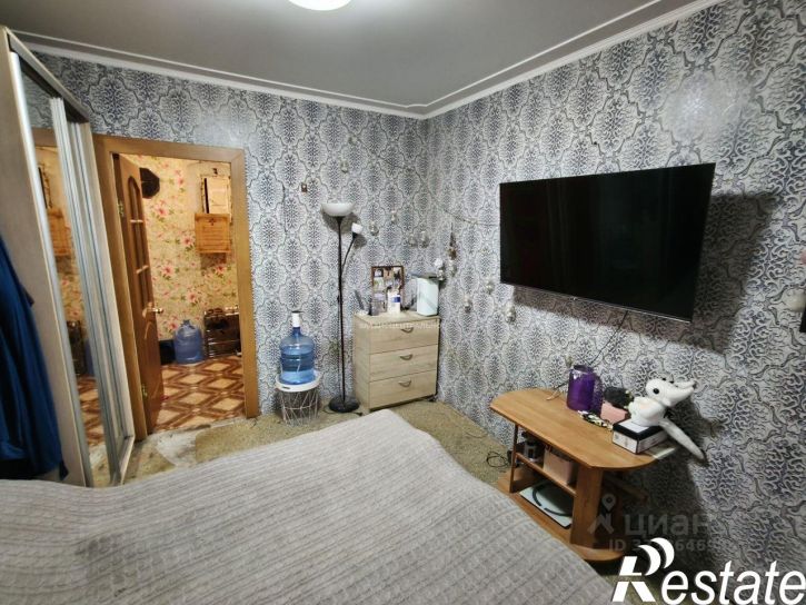 3-комн квартира улица 1-я Линия, 8,  д. 8