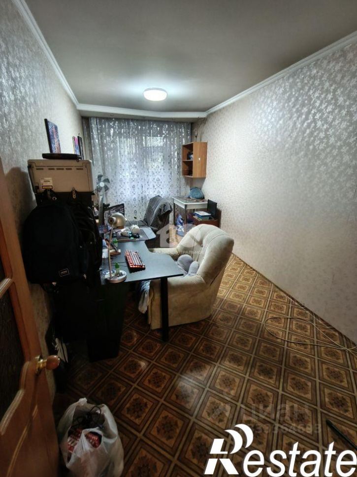 3-комн квартира улица 1-я Линия, 8,  д. 8