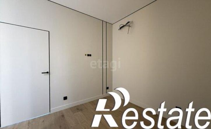 3-комн квартира улица 1-я Линия, 24,  д. 24