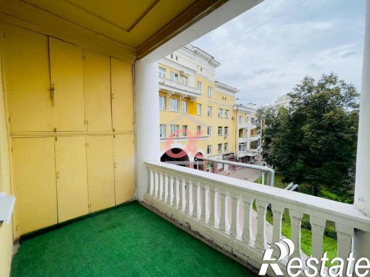 3-комн квартира Орджоникидзе улица, 4