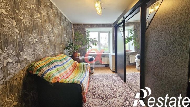 4-комн квартира Космическая улица, 37