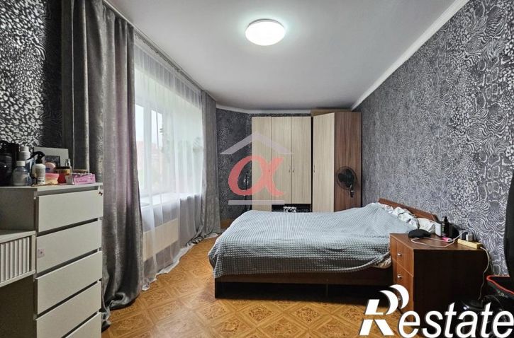 4-комн квартира Космическая улица, 37