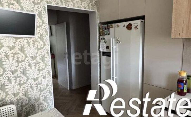 4-комн квартира улица Николая Островского, 27,  д. 27