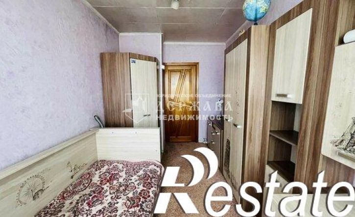 2-комн квартира улица 1-я Линия, 8,  д. 8