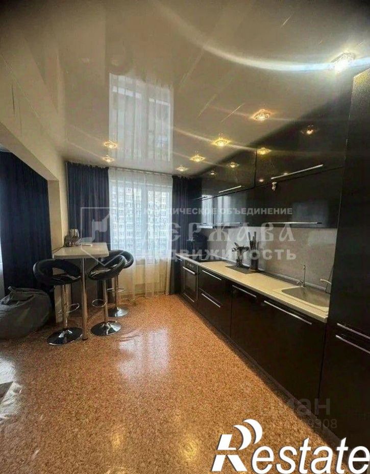 3-комн квартира Космическая улица, 24,  д. 24