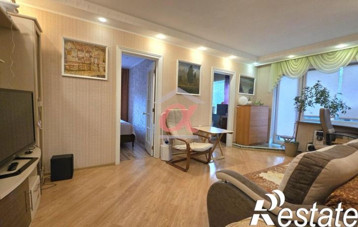 4-комн квартира Ленина проспект, 70б