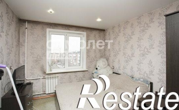 3-комн квартира улица 1-я Линия, 8,  д. 8